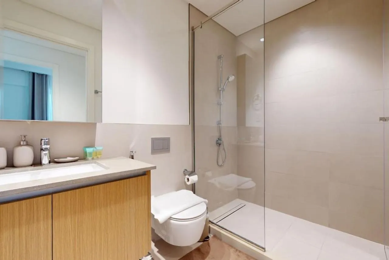 Surf At Creek Beach - Neat One Bedroom Dubai Apartment