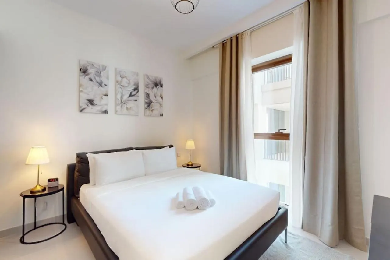 Surf At Creek Beach - Neat One Bedroom Dubai