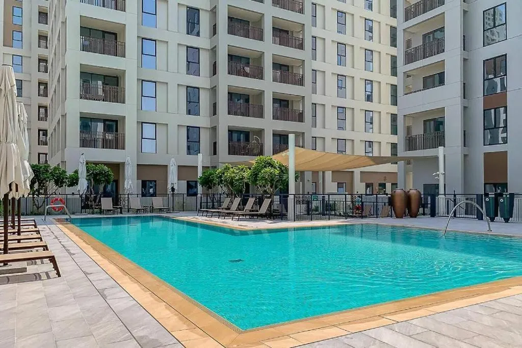 Surf At Creek Beach - Neat One Bedroom Dubai